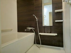 藤沢市片瀬海岸、中古マンションの風呂画像です