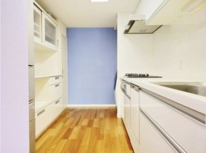 藤沢市片瀬海岸、中古マンションのキッチン画像です