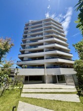 藤沢市片瀬、中古マンションの外観画像です