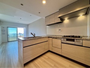 藤沢市片瀬、中古マンションのキッチン画像です