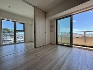 藤沢市片瀬、中古マンションの居間画像です