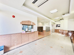 藤沢市善行坂、中古マンションのエントランス画像です