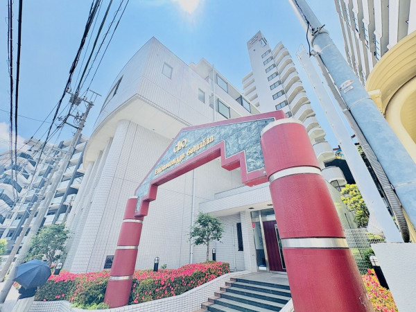 藤沢市善行坂、中古マンションの外観画像です