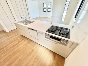 藤沢市善行、新築一戸建てのキッチン画像です