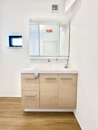 藤沢市善行、新築一戸建ての洗面画像です