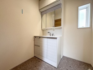 藤沢市大庭、新築一戸建ての洗面画像です