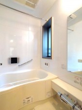 藤沢市片瀬海岸、中古マンションの風呂画像です