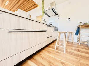 藤沢市片瀬、新築一戸建てのキッチン画像です