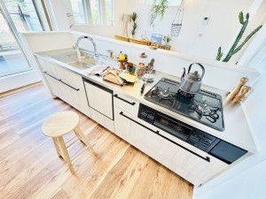 藤沢市片瀬、新築一戸建てのキッチン画像です