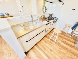 藤沢市片瀬、新築一戸建てのキッチン画像です