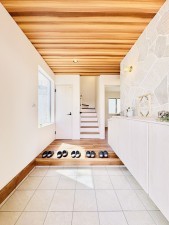 藤沢市片瀬、新築一戸建ての玄関画像です