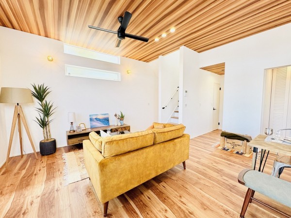 藤沢市片瀬、新築一戸建ての居間画像です