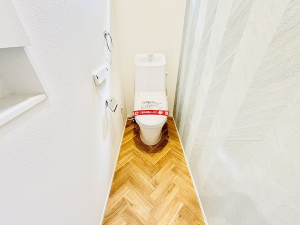 藤沢市片瀬、新築一戸建てのトイレ画像です