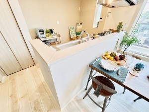 藤沢市片瀬、新築一戸建てのキッチン画像です