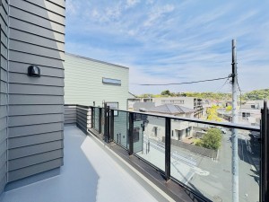 藤沢市片瀬、新築一戸建てのバルコニー画像です