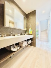 藤沢市片瀬、新築一戸建ての洗面画像です