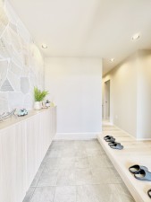 藤沢市片瀬、新築一戸建ての玄関画像です