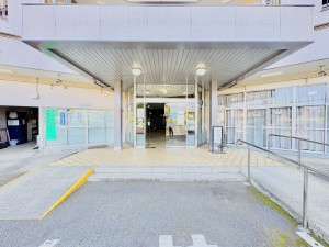 藤沢市亀井野、中古マンションのエントランス画像です