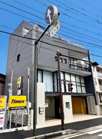 藤沢市片瀬、中古一戸建ての外観画像です