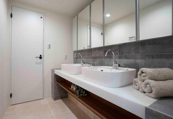 藤沢市片瀬、中古一戸建ての洗面画像です