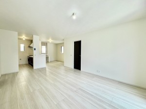 藤沢市善行、新築一戸建ての居間画像です