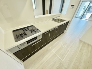 藤沢市善行、新築一戸建てのキッチン画像です