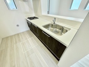 藤沢市善行、新築一戸建てのキッチン画像です