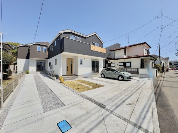 藤沢市善行、新築一戸建ての駐車場画像です