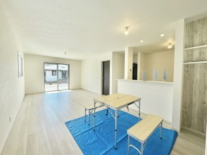 藤沢市善行、新築一戸建ての居間画像です