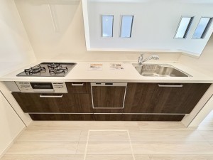 藤沢市善行、新築一戸建てのキッチン画像です