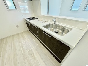 藤沢市善行、新築一戸建てのキッチン画像です