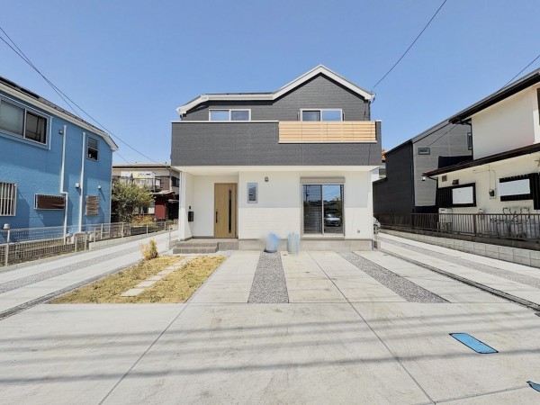 藤沢市善行、新築一戸建ての駐車場画像です