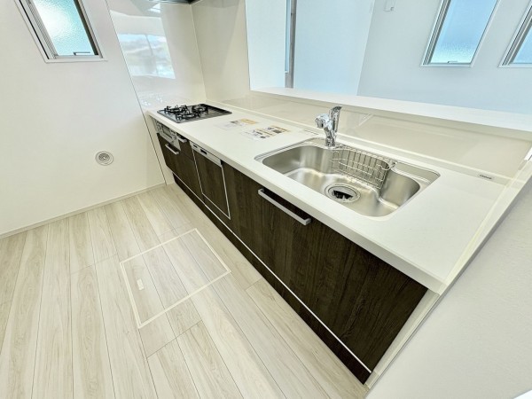 藤沢市善行、新築一戸建てのキッチン画像です