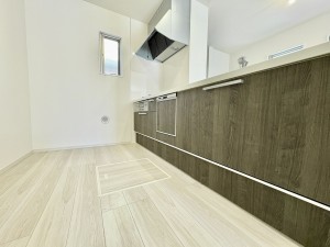 藤沢市善行、新築一戸建てのキッチン画像です