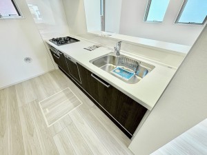 藤沢市善行、新築一戸建てのキッチン画像です