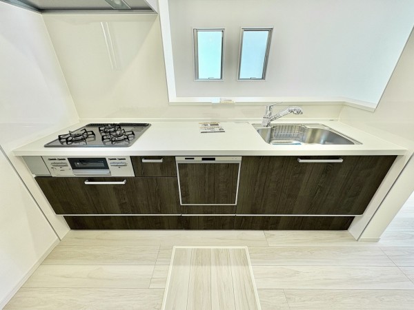 藤沢市善行、新築一戸建てのキッチン画像です