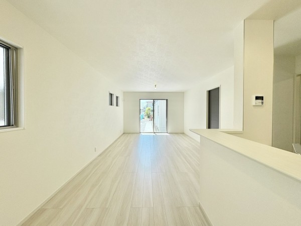 藤沢市善行、新築一戸建ての居間画像です