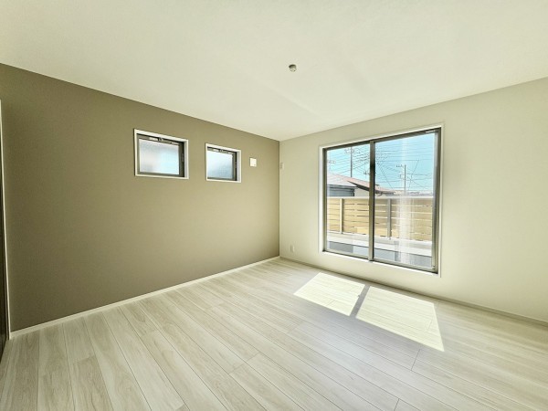 藤沢市善行、新築一戸建ての寝室画像です