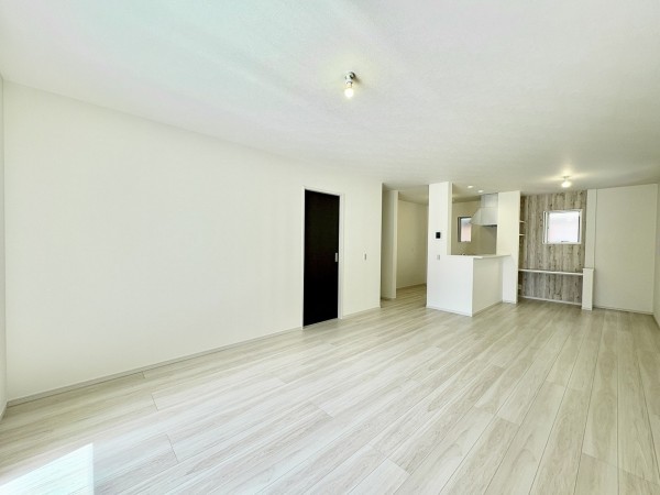 藤沢市善行、新築一戸建ての居間画像です