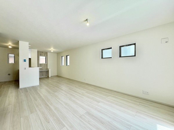 藤沢市善行、新築一戸建ての居間画像です