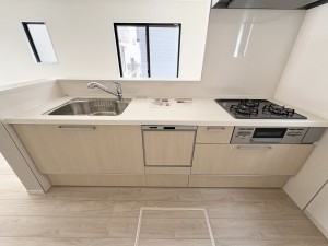 藤沢市大庭、新築一戸建てのキッチン画像です