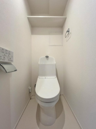 藤沢市亀井野、中古マンションのトイレ画像です