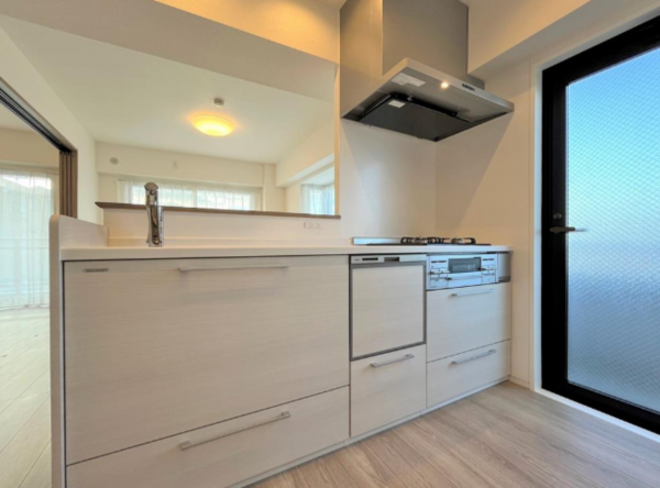 藤沢市亀井野、中古マンションのキッチン画像です
