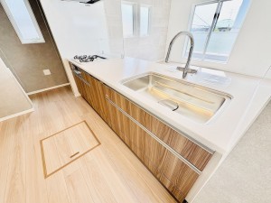 藤沢市片瀬山、新築一戸建てのキッチン画像です