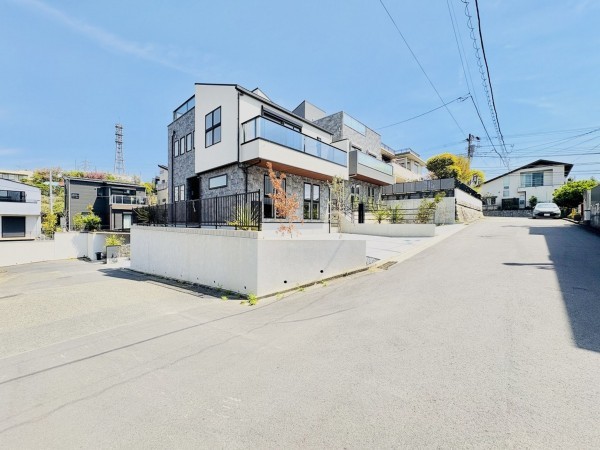 藤沢市片瀬山、新築一戸建ての外観画像です