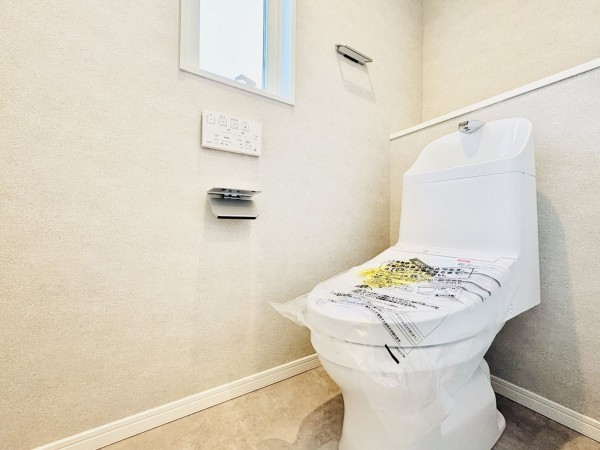 藤沢市片瀬山、新築一戸建てのトイレ画像です