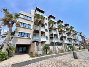 藤沢市鵠沼海岸、中古マンションの外観画像です