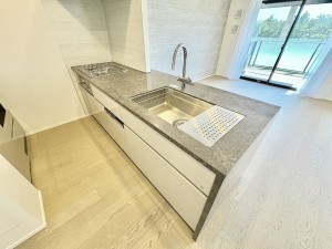 藤沢市鵠沼海岸、中古マンションのキッチン画像です
