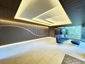 藤沢市鵠沼海岸、中古マンションのエントランス画像です