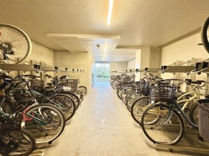 藤沢市鵠沼海岸、中古マンションの駐車場画像です